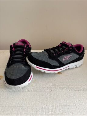 Skechers GOwalk Women’s Gray, Black & Pink Athletic Sneakers. Gently worn.